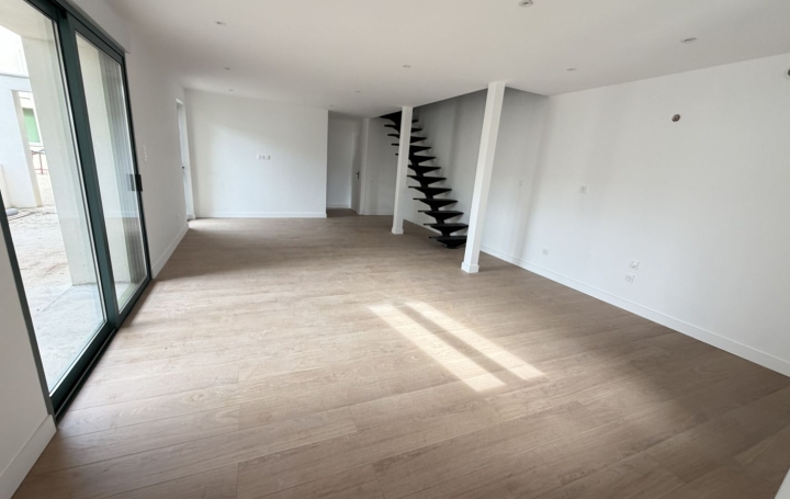 5 Pièces SAINT-PAUL-DE-VARAX (01240)  110 m2 302 000 € 
