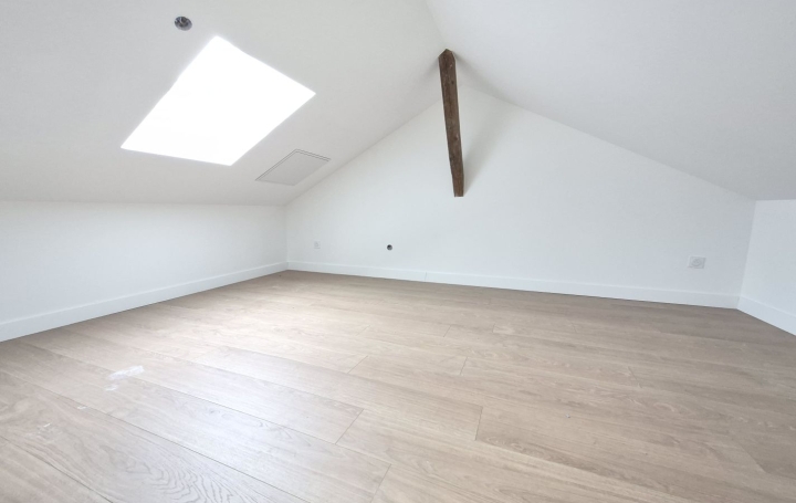 4 Pièces SAINT-PAUL-DE-VARAX (01240)  91 m2 269 000 € 