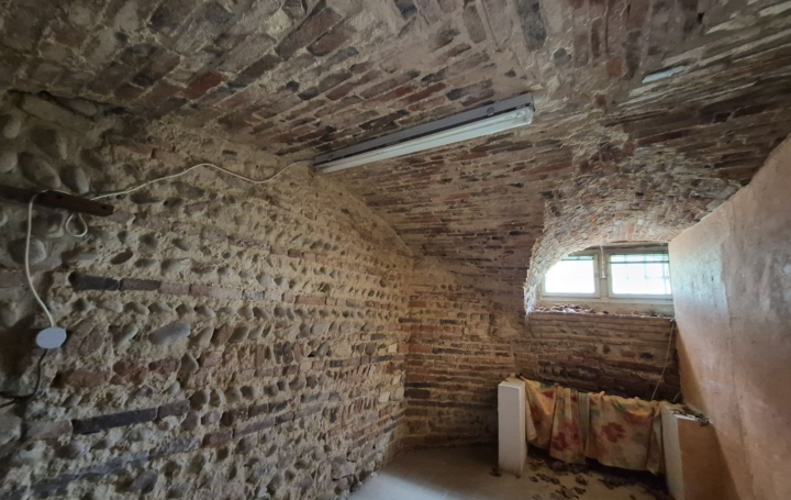 Immeuble NEUVILLE-LES-DAMES (01400)  500 m2 200 000 € 