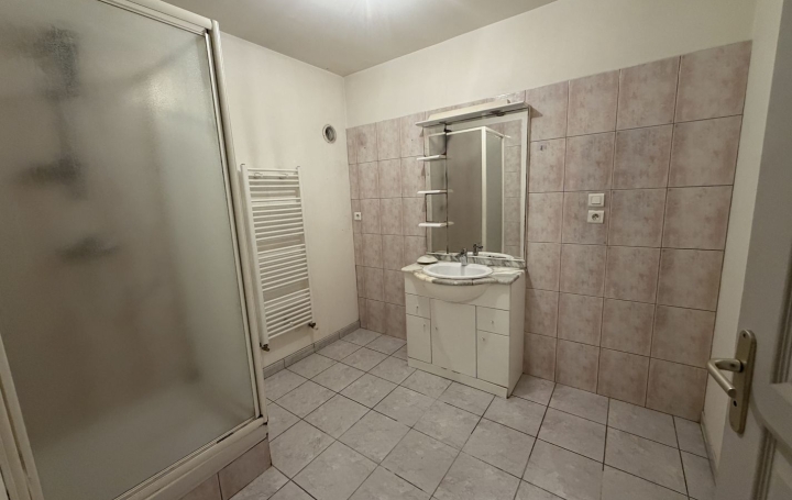 2 Pièces PONT-DE-VAUX (01190)  52 m2 70 000 € 