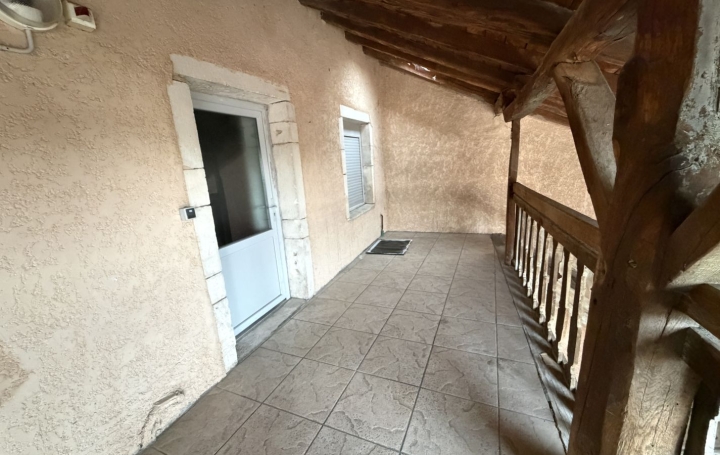 2 Pièces PONT-DE-VAUX (01190)  52 m2 70 000 € 
