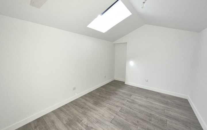 2 Pièces SAINT-PAUL-DE-VARAX (01240)  50 m2 132 000 € 