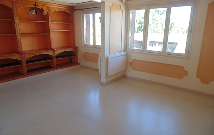 3 Pièces DOMPIERRE-SUR-VEYLE (01240)  84 m2 120 000 € 
