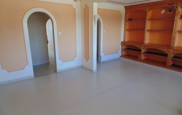 3 Pièces DOMPIERRE-SUR-VEYLE (01240)  84 m2 120 000 € 