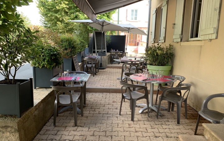 Local commercial 8 pièces 284 m² · à Fleurville · 284 m² · 265 000 €