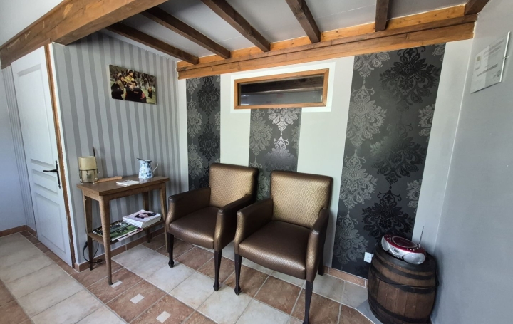 Local commercial NEUVILLE-LES-DAMES (01400)  38 m2 85 000 € 