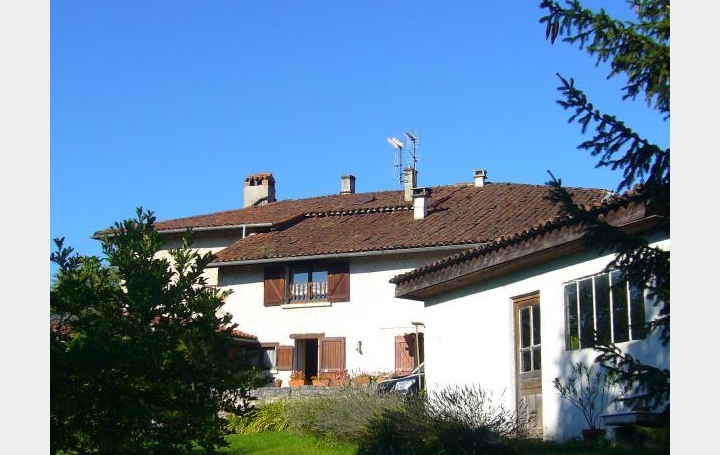 Réseau Immo-diffusion : Maison de village  SAINT-ETIENNE-DU-BOIS  190 m2 235 000 € 