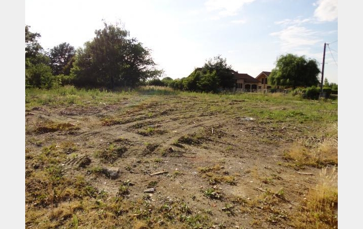 Réseau Immo-diffusion : Terrain  ATTIGNAT   105 000 € 