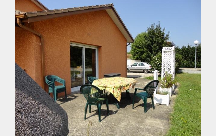 Réseau Immo-diffusion : Villa  MONTAGNAT  135 m2 230 000 € 