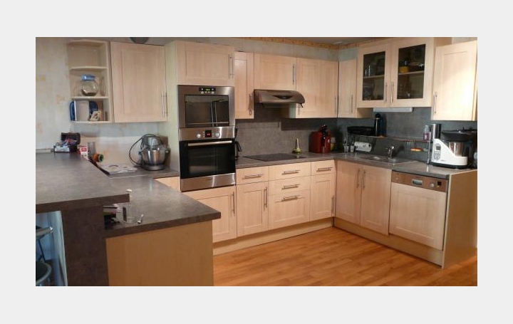 Réseau Immo-diffusion : Maison de village  CHANOZ-CHATENAY  175 m2 190 000 € 