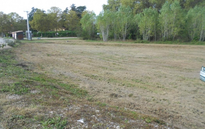 Réseau Immo-diffusion : Terrain  VERSAILLEUX   89 500 € 