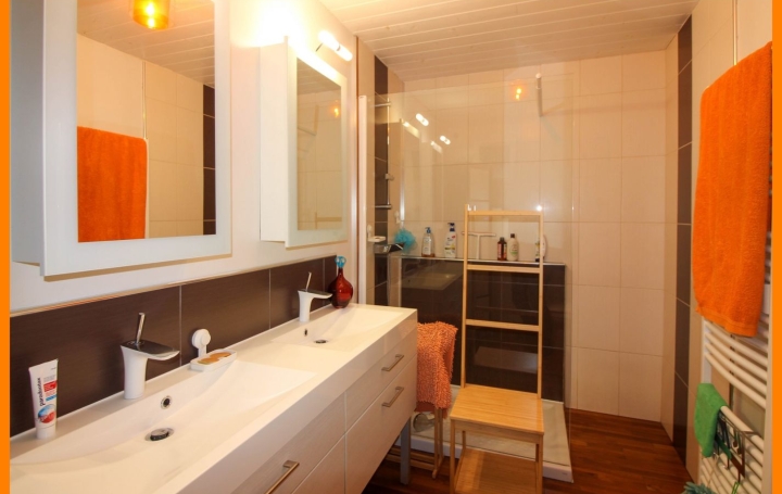 Maison de ville MIRIBEL (01700)  99 m2 245 000 € 