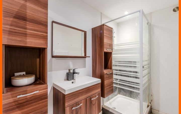 Maison PEROUGES (01800)  160 m2 385 000 € 