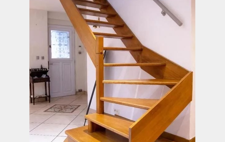 Maison SAINT-MAURICE-DE-BEYNOST (01700)  114 m2 265 000 € 