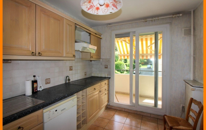 4 Pièces MONTLUEL (01120)  84 m2 175 000 € 