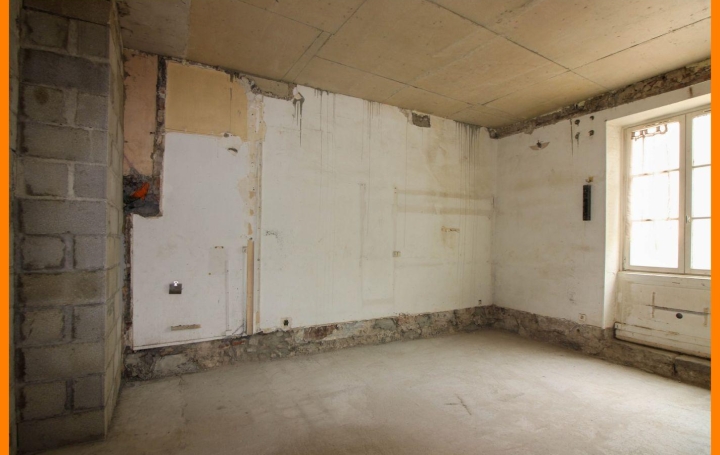 Studio MONTLUEL (01120)  25 m2 76 000 € 