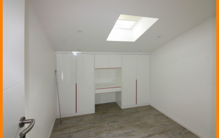 Villa THIL (01120)  200 m2 475 000 € 