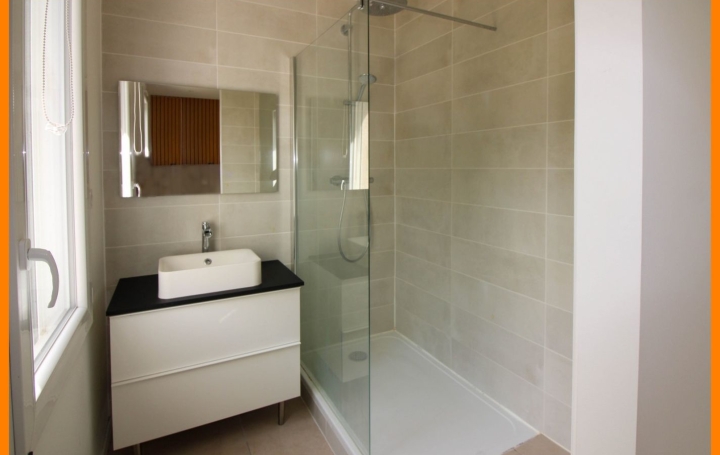 Villa THIL (01120)  200 m2 475 000 € 