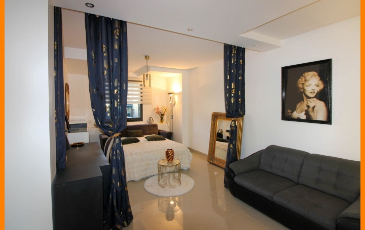 Maison LA BOISSE (01120)  205 m2 714 000 € 