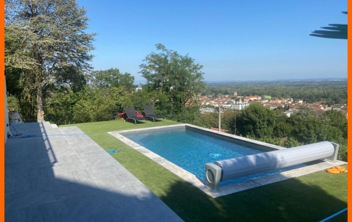 Villa MIRIBEL (01700)   950 000 € 