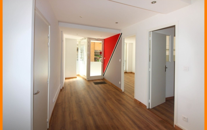 Local commercial MONTLUEL (01120)  60 m2 157 000 € 