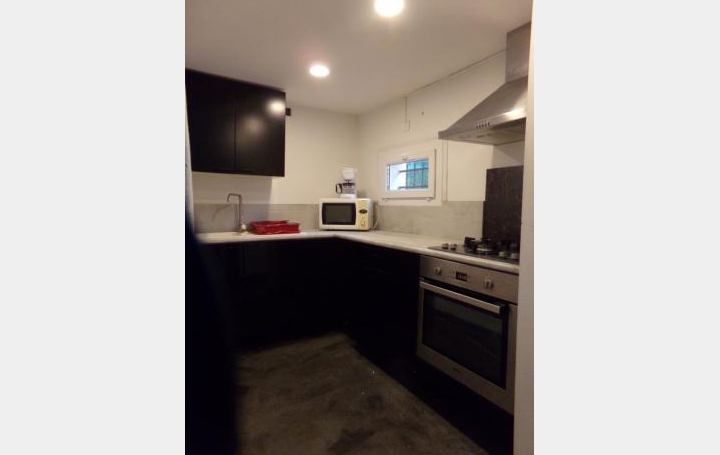 2 Pièces NIMES (30900)  45 m2 670 € 
