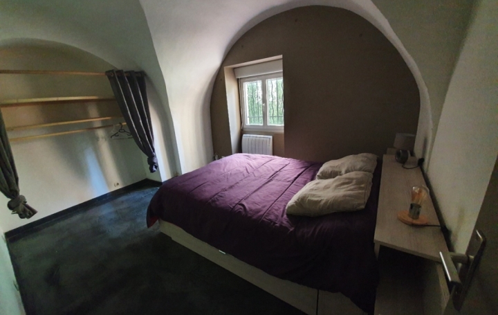 2 Pièces NIMES (30900)  45 m2 670 € 