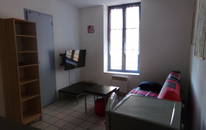 2 Pièces NIMES (30000)  23 m2 500 € 