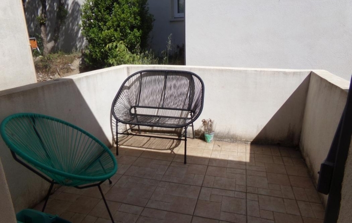 3 Pièces CABRIERES (30210)  75 m2 805 € 
