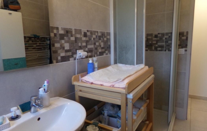 3 Pièces CABRIERES (30210)  75 m2 805 € 