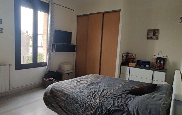 Maison SAINT-MAXIMIN (30700)  125 m2 1 200 € 
