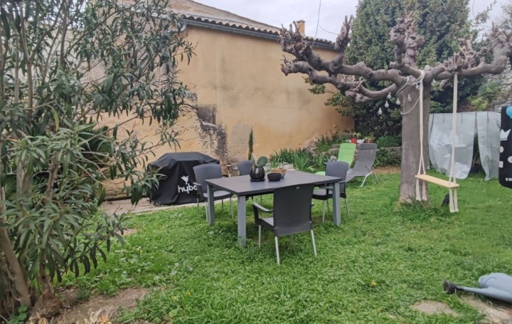 Maison SAINT-MAXIMIN (30700)  125 m2 1 200 € 