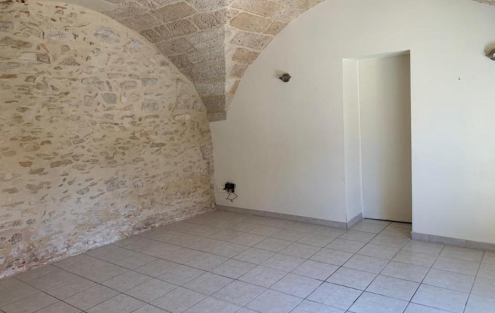 Maison SAINT-MAXIMIN (30700)  125 m2 1 200 € 