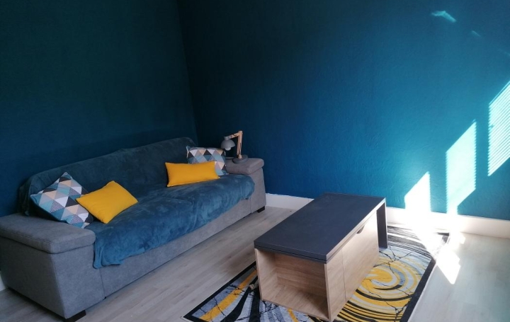 Studio NIMES (30000)  20 m2 400 € 