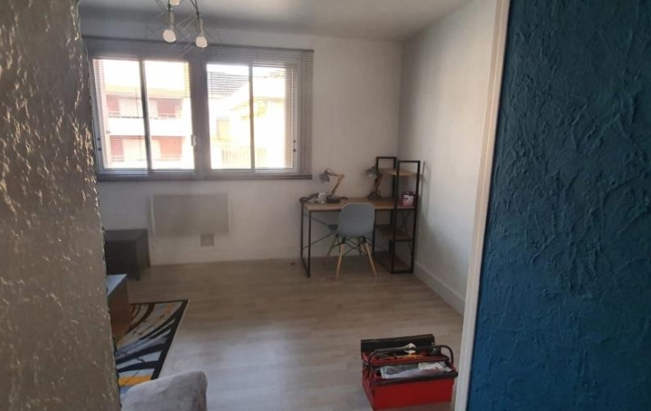 Studio NIMES (30000)  20 m2 400 € 