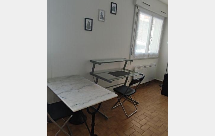 Studio NIMES (30000)  20 m2 450 € 