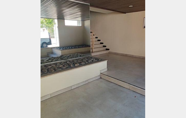 Studio NIMES (30000)  20 m2 450 € 
