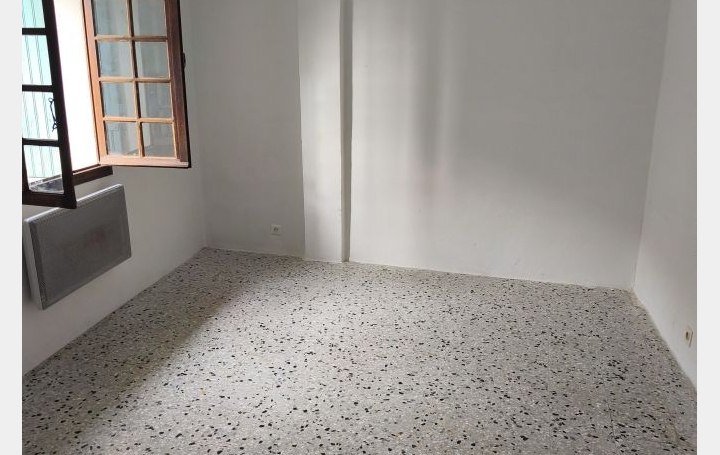 2 Pièces SAINT-MAXIMIN (30700)  40 m2 550 € 