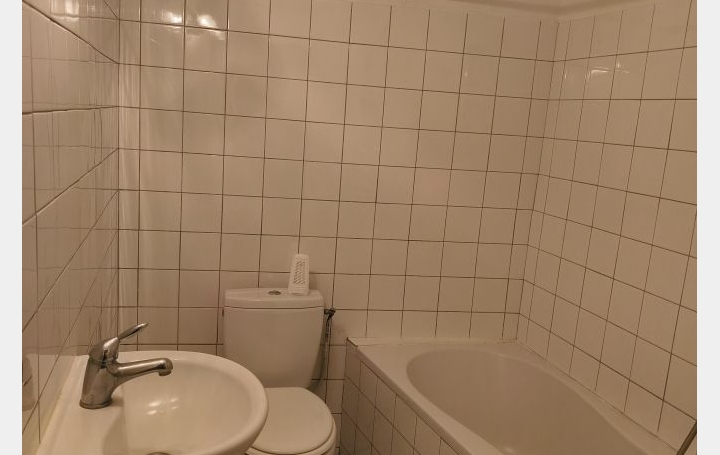 2 Pièces SAINT-MAXIMIN (30700)  40 m2 550 € 