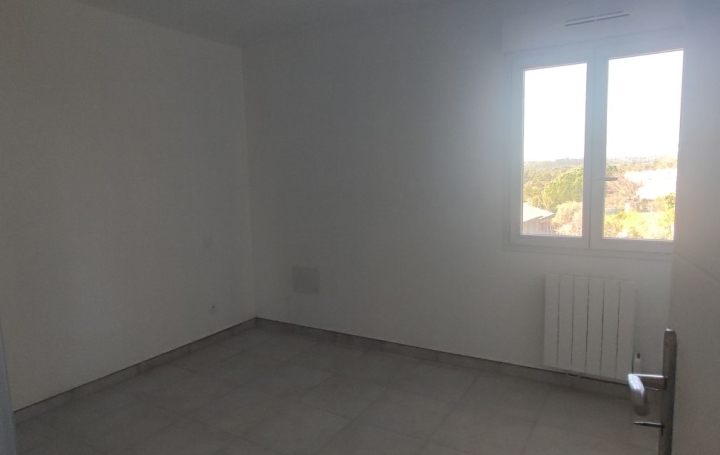 3 Pièces CABRIERES (30210)  70 m2 860 € 