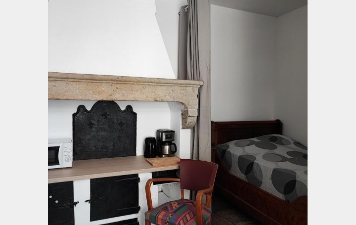 Studio NIMES (30000)  21 m2 465 € 