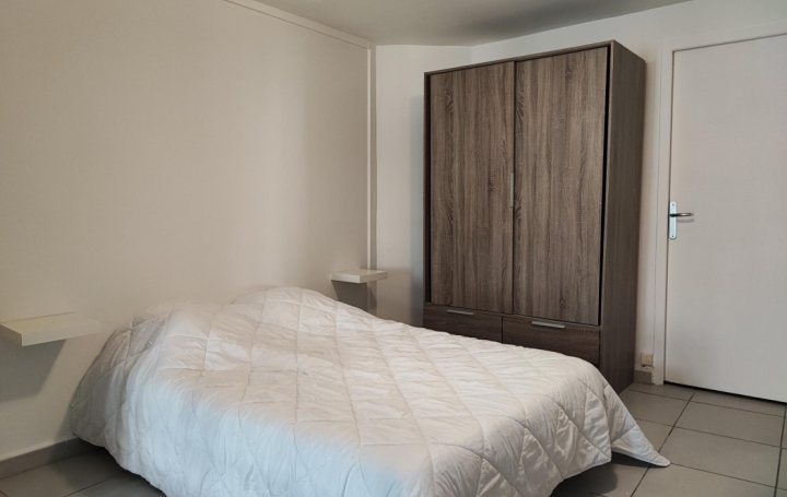 Studio NIMES (30000)  35 m2 430 € 