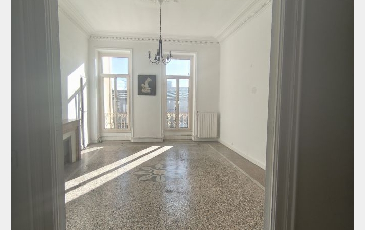 6 Pièces NIMES (30000)  173 m2 1 600 € 