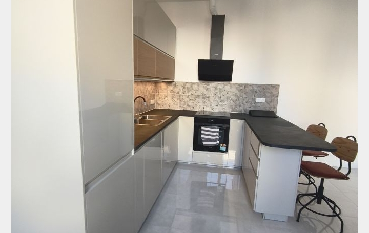 2 Pièces NIMES (30000)  50 m2 795 € 