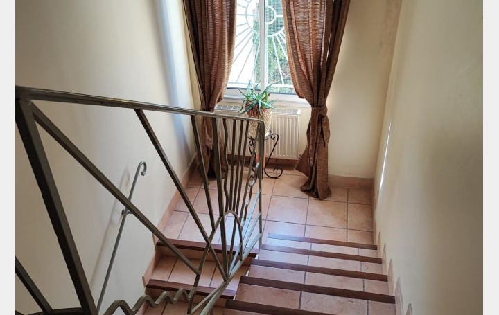 Maison de ville ORANGE (84100)  89 m2 900 € 