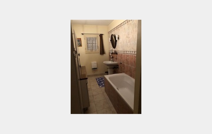 Maison de ville ORANGE (84100)  89 m2 900 € 