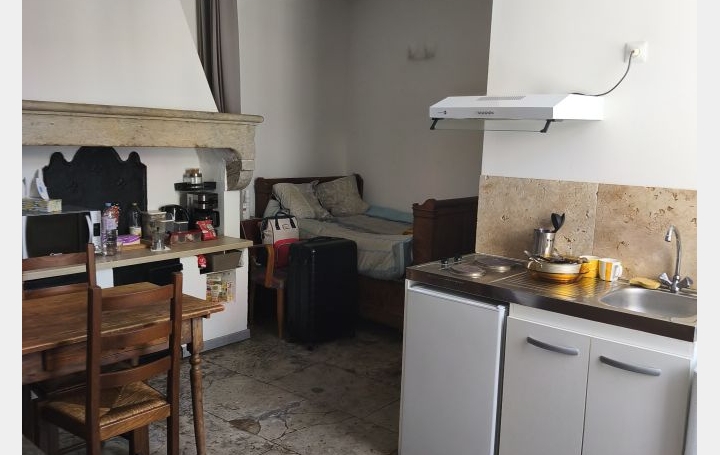 Studio NIMES (30000)  22 m2 420 € 