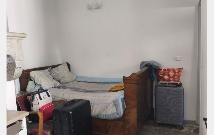 Studio NIMES (30000)  22 m2 420 € 