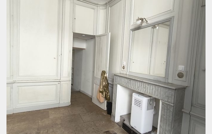 1 Pièce NIMES (30000)  27 m2 460 € 
