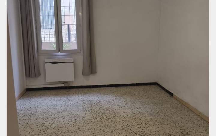 1 Pièce NIMES (30000)  25 m2 430 € 